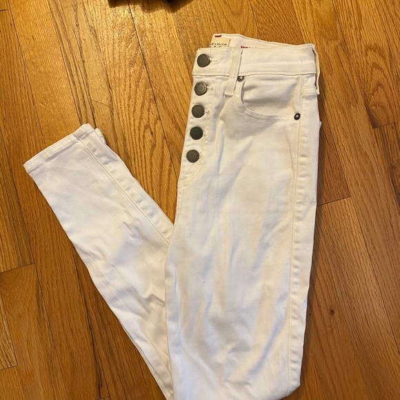 Alice + Olivia- Exposed Button White Denim Jeans - Picture 2 of 6